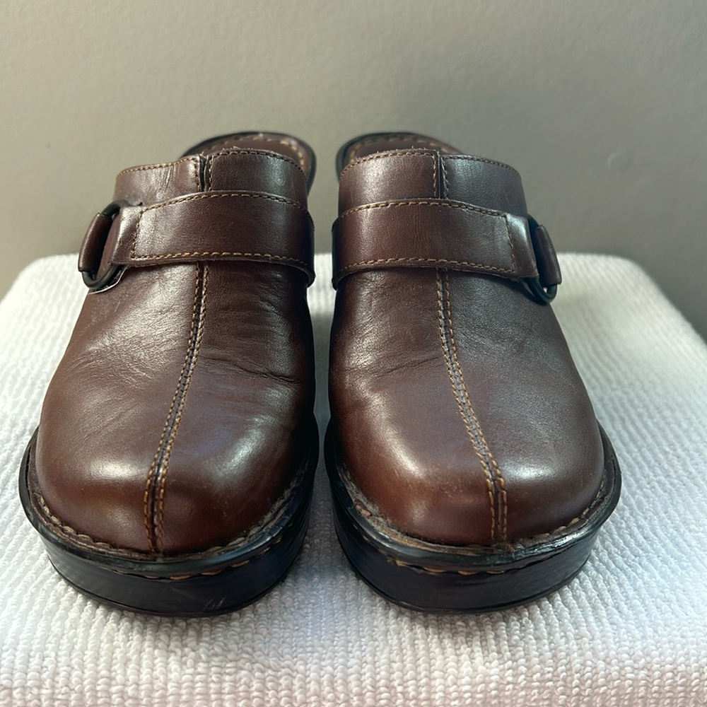 Born Brown Leather Wedge Heel Clogs Women’s Size 7